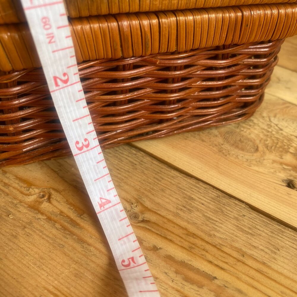 Vintage Wicker Picnic Basket Tote Double Latched Woven Rattan Retro Handbag - Picture 7 of 8